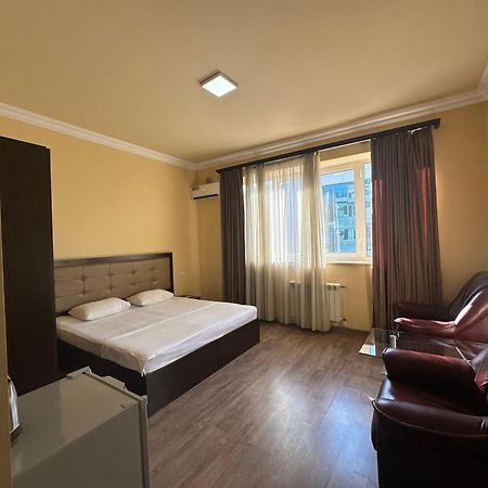 Express Hotel 예레반 외부 사진