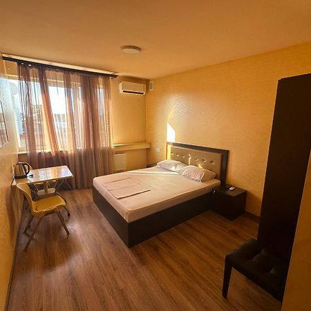 Express Hotel 예레반 외부 사진