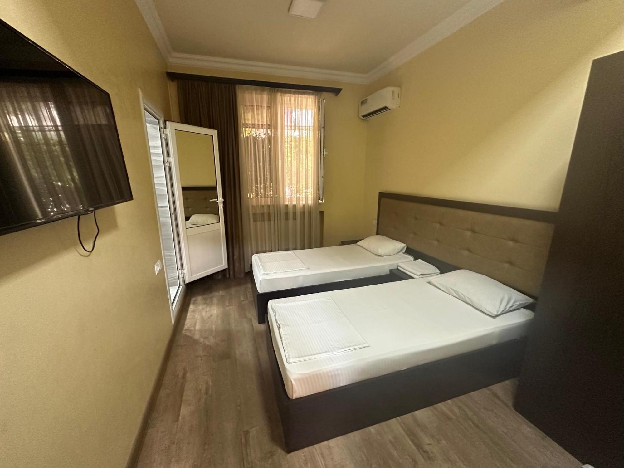 Express Hotel 예레반 외부 사진